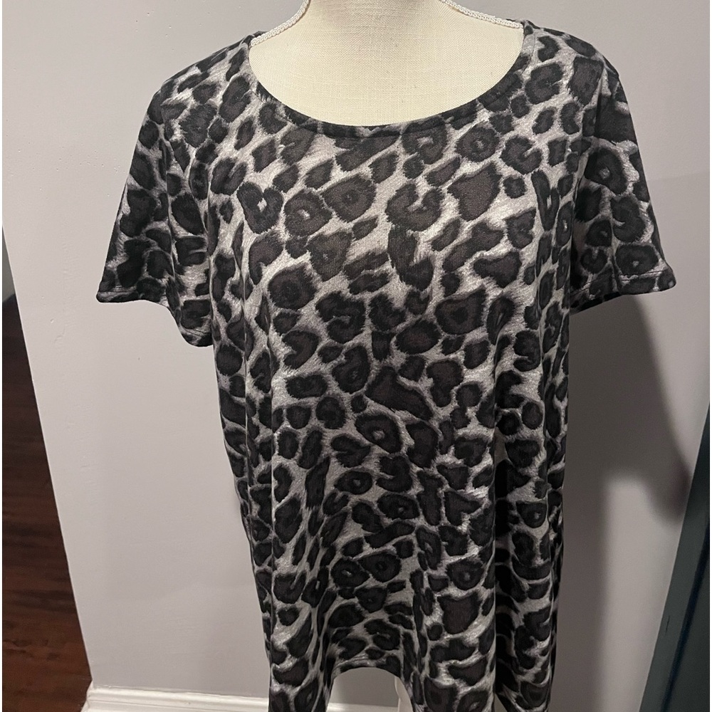 Coin 1804 1x black and grey animal print top